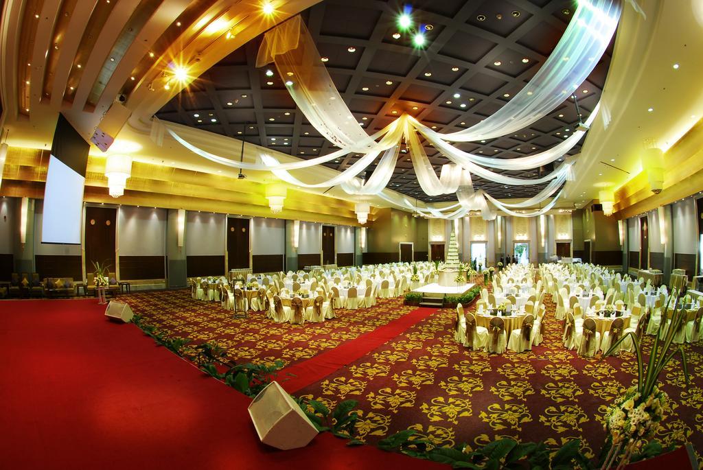 Rama Gardens Hotel Bangkok Exteriör bild