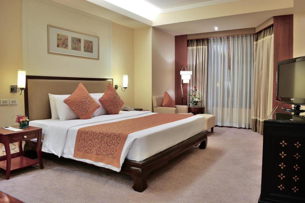 Rama Gardens Hotel Bangkok Exteriör bild